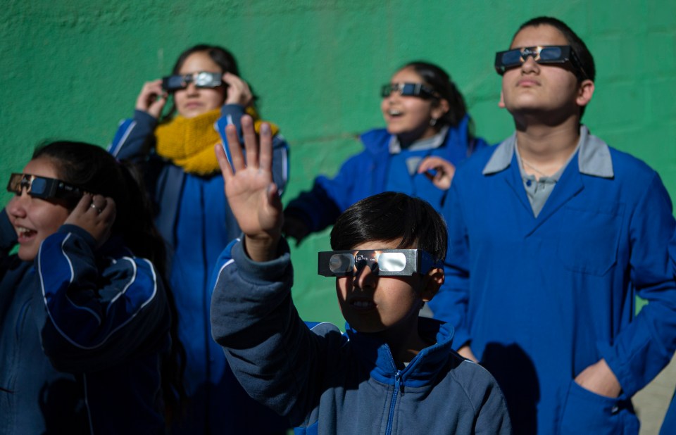 Onlookers must always observe a solar eclipse caution