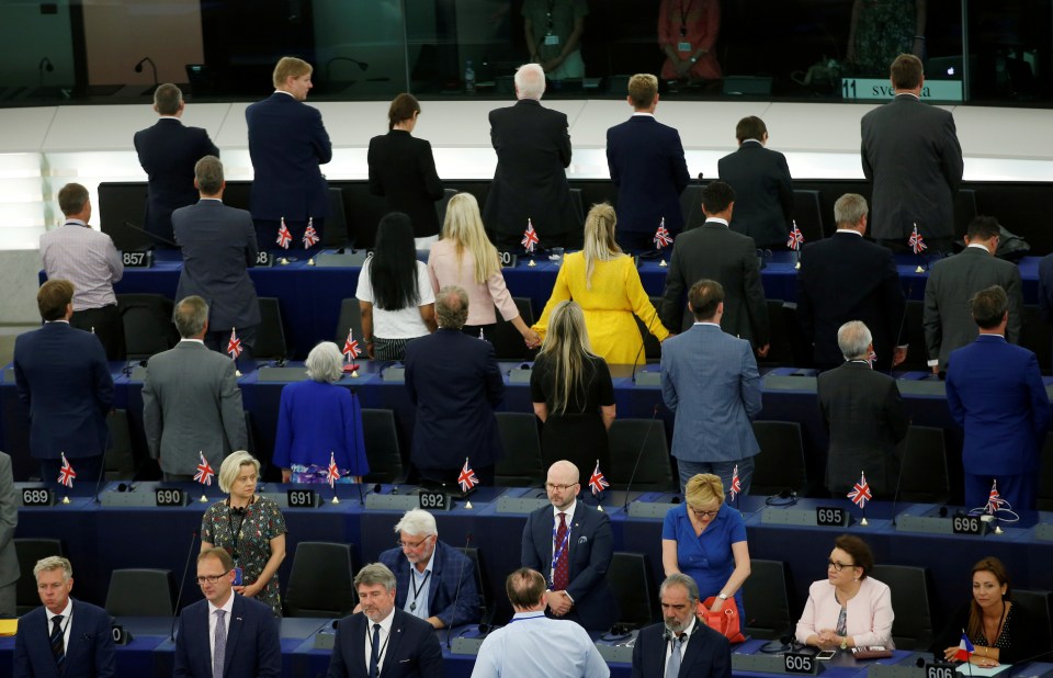  MEPs turn their backs at the EU