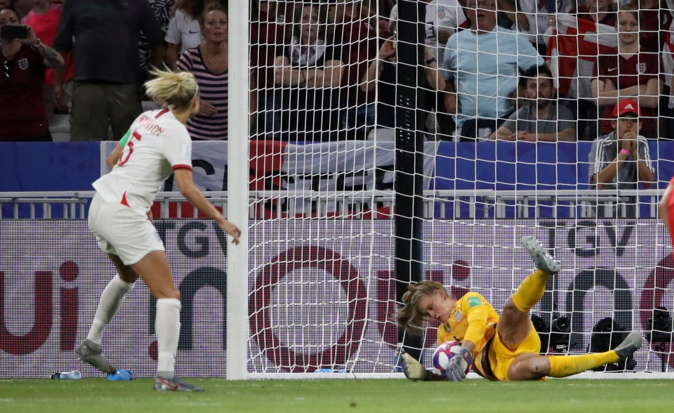  USA goalkeeper Alyssa Naeher guessed the right way to deny the England skipper an equaliser