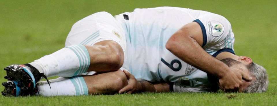 Sergio Aguero claims he was blatantly fouled by Dani Alves