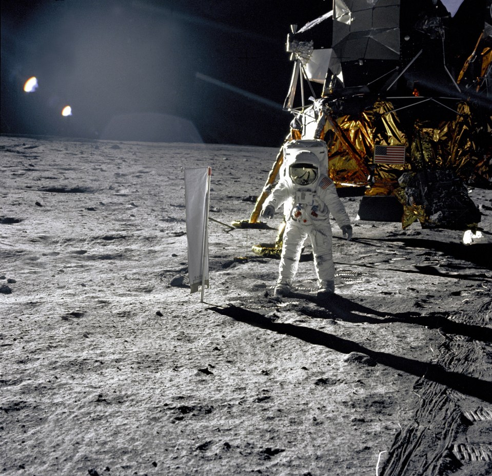  Apollo 11 was a historic moon landing mission