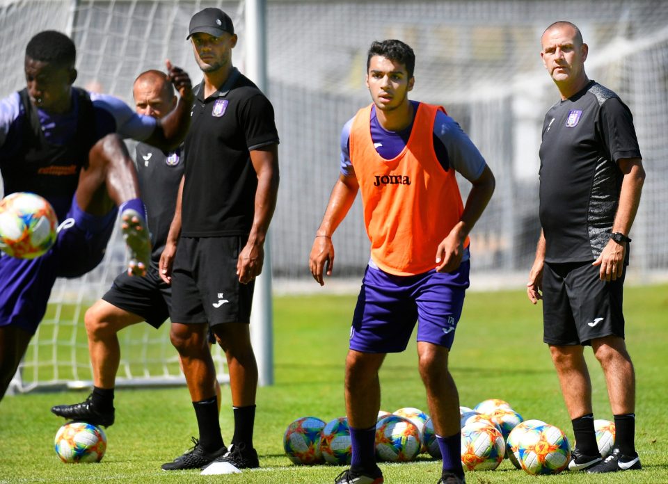  Kompany, 33, watches his new players in action