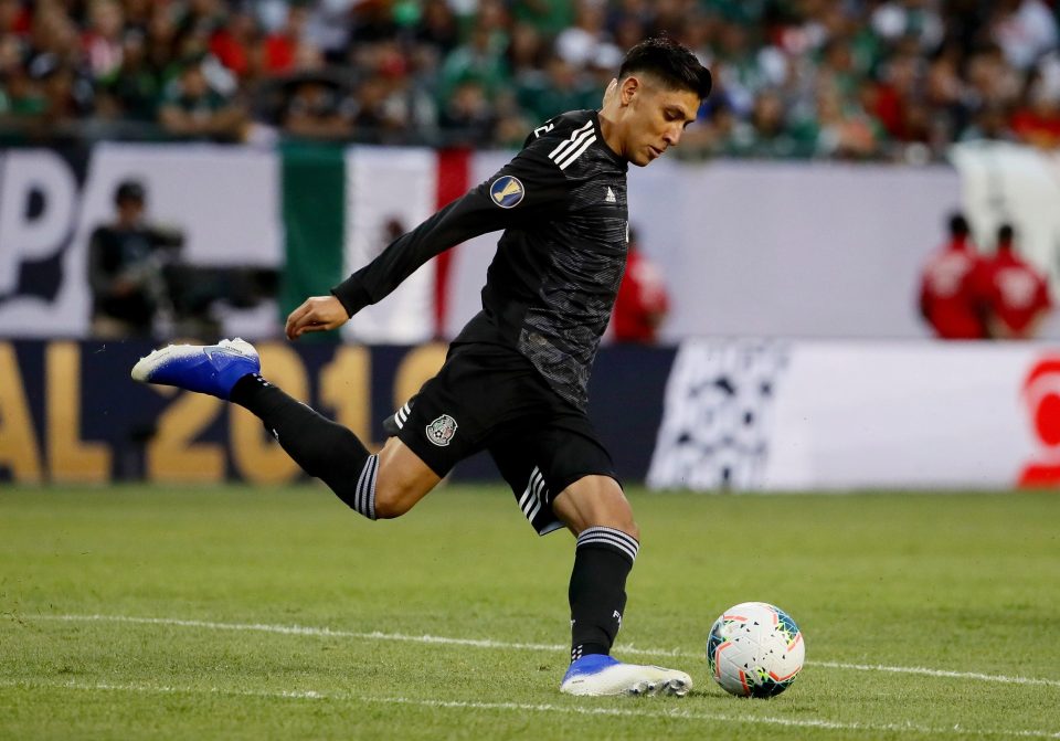  Mexico wonderkid Edson Alvarez can reunite with his countryman Raul Jimenez ad Molineux