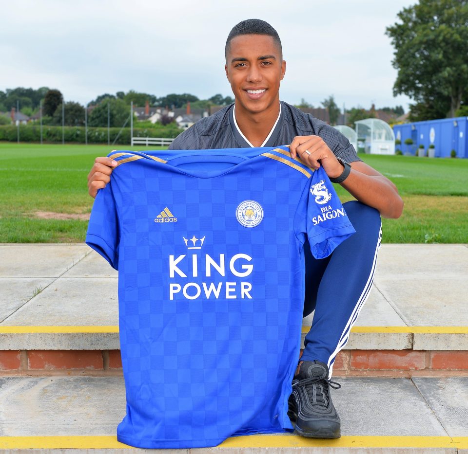  Youri Tielemans has completed his £40m move from Monaco to Leicester