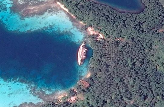 This cruise ship had to be abandoned after hitting a rock