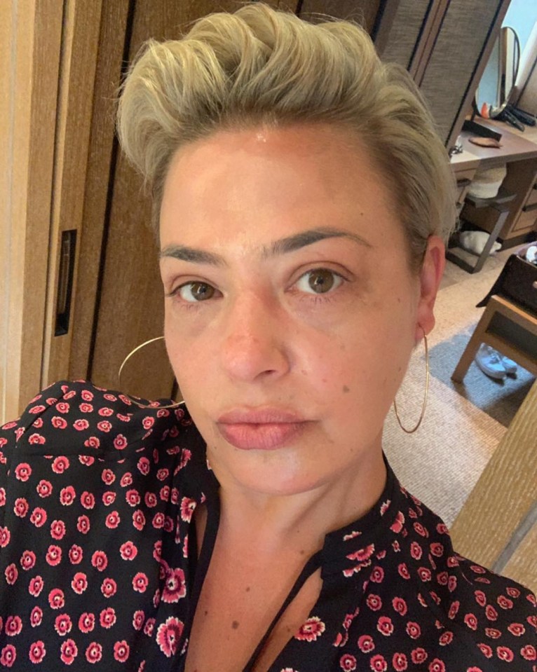  Lisa Armstrong showed off her natural beauty as she went make-up free to debut a blonde quiff