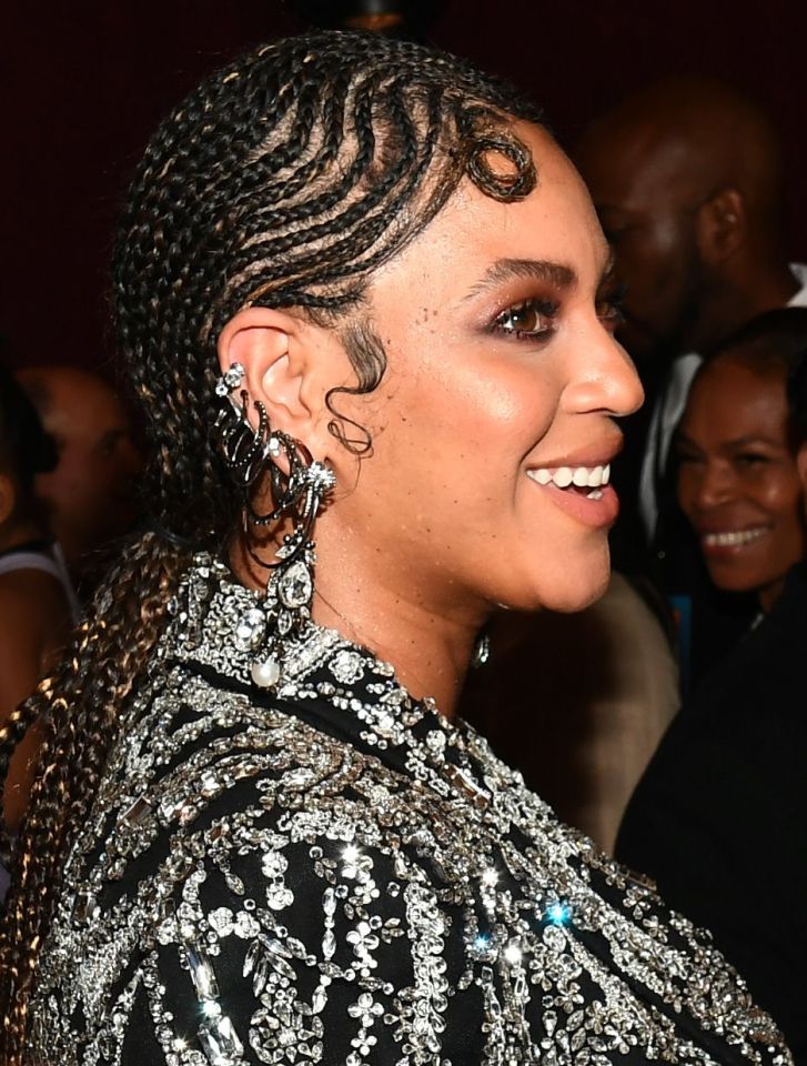  Beyonce showed off a new hairstyle