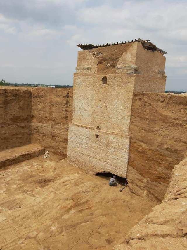  Only one site of the tower is being excavated so some of the burial mound can stay intact