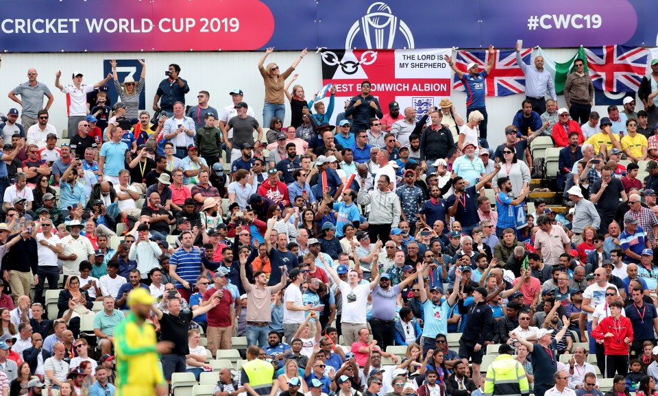  England fans go wild after reaching their first Cricket World Cup final in 27 years