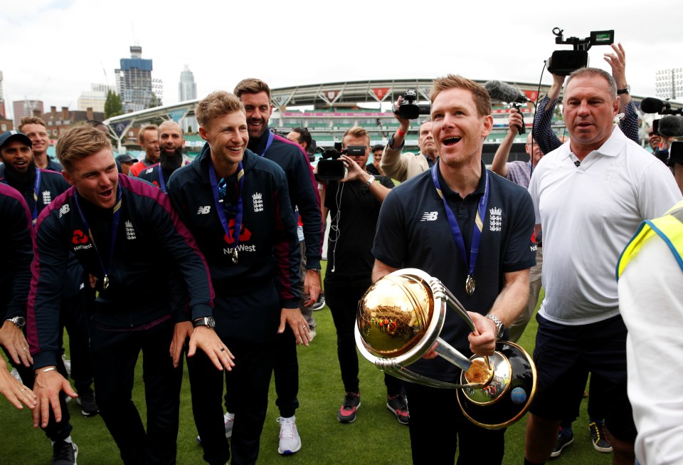  Captain Eoin Morgan and the England cricket team showed off the World Cup trophy at the Oval today