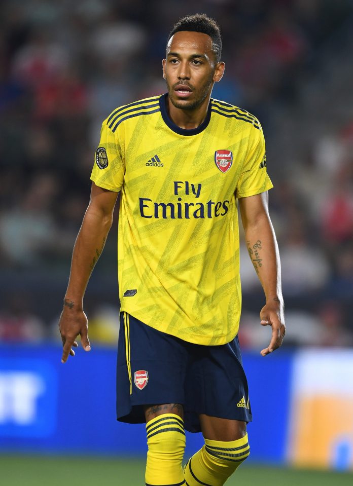  Man Utd have reportedly made a £62m bid for Arsenal striker Pierre-Emerick Aubameyang