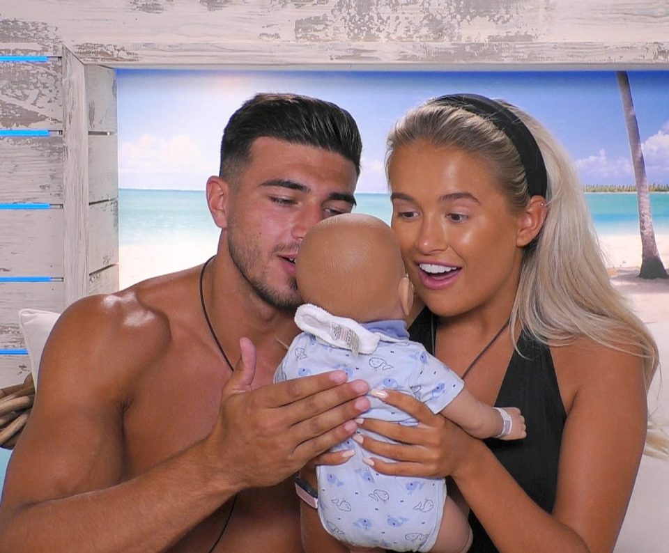  Tommy Fury and Molly-Mae are excited new parents