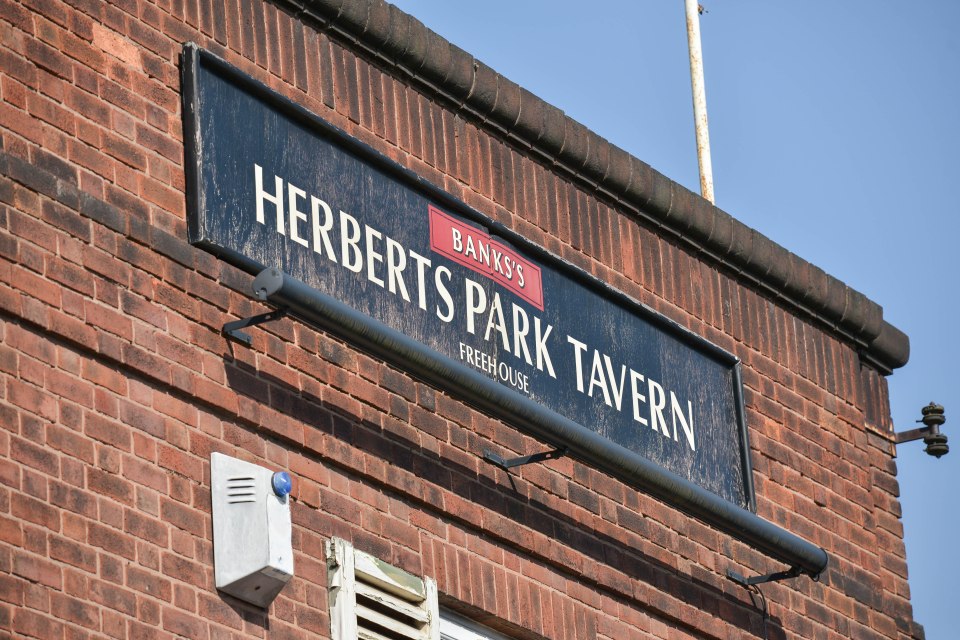  The fight took place near to Gabba's Bar, which is also known as Herberts Park Tavern