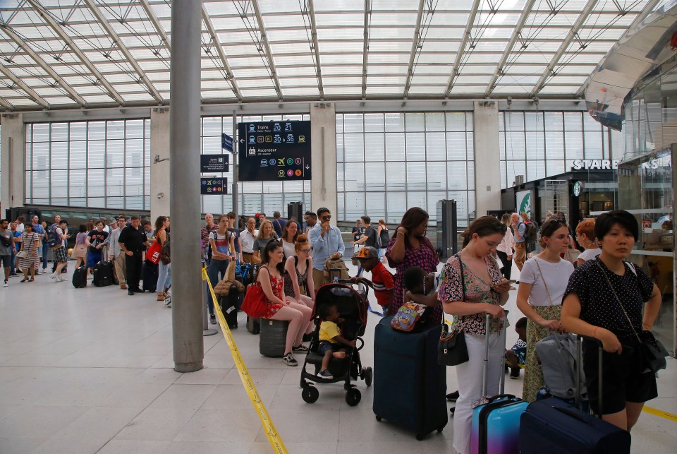  Queues formed at Gare du Nord in Paris after an exploded power cable caused cancellations