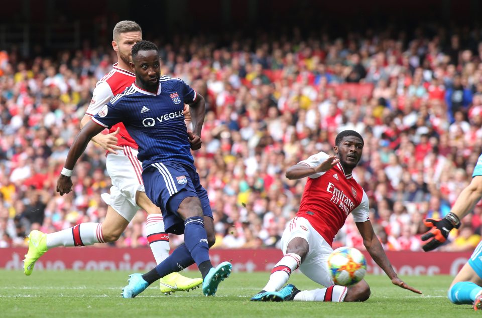  Moussa Dembele scores against Arsenal to salvage a 2-1 victory for Lyon