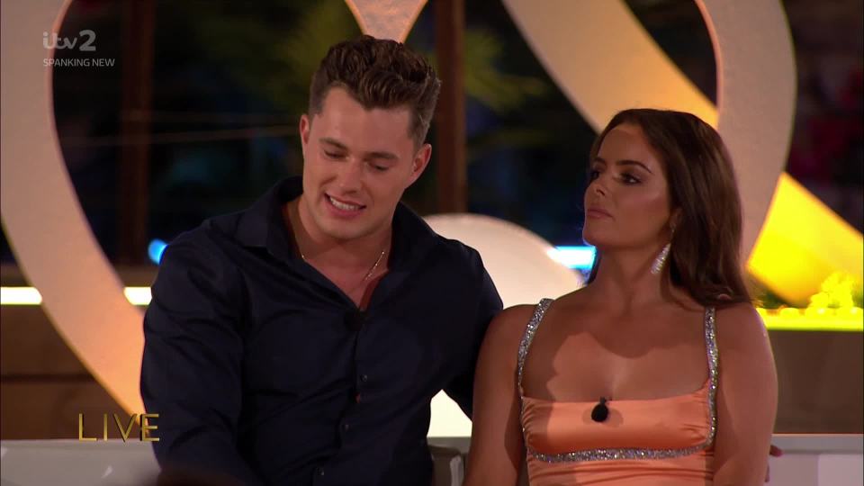  Love Island's Maura Higgins and Curtis Pritchard will be the 'first to split' after she edged away from him in the final, claims a body language expert