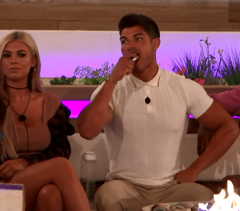  Anton used breath freshening spray when new girl Francesca entered the villa