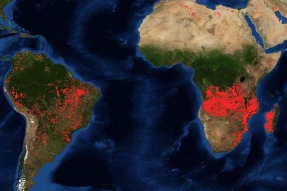  This image compares the ferocity of the fires burning in the Amazon and Africa