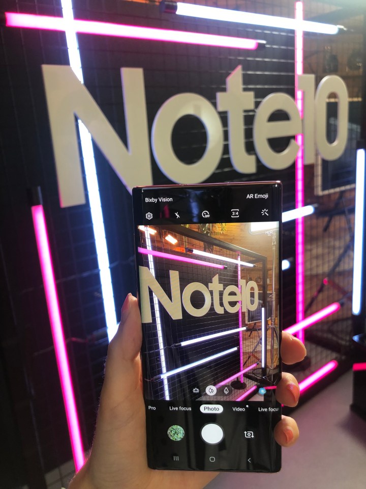  Both of the Note 10 and Note 10 + phones have top quality cameras