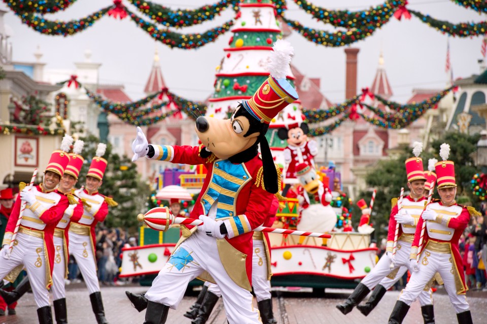 Disneyland Paris has announced their new Christmas schedule