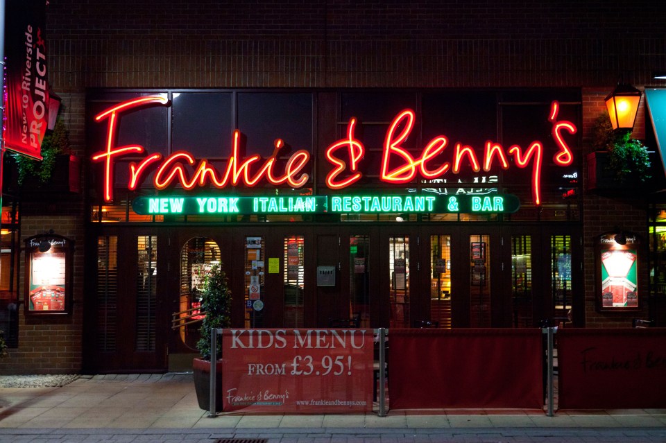 Get a free main worth up to £13.89 when you order a coke or a Budweiser at Frankie & Benny’s today