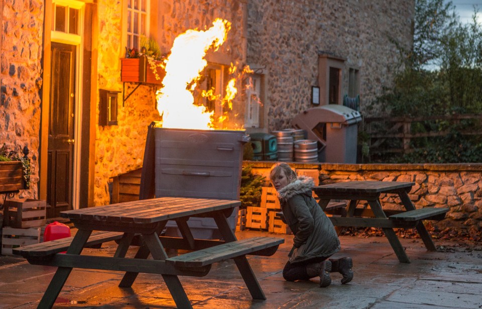  Tracy doesn't believe her dad started the fire