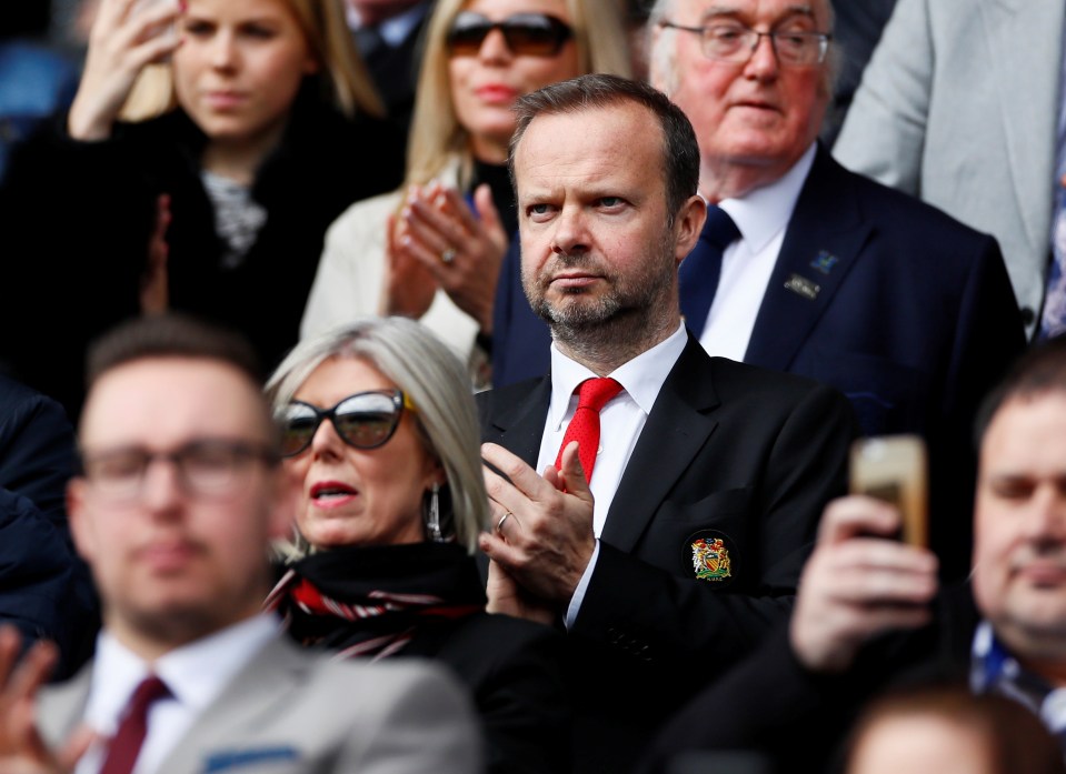  Man Utd fans want Ed Woodward out after being outspent by Arsenal