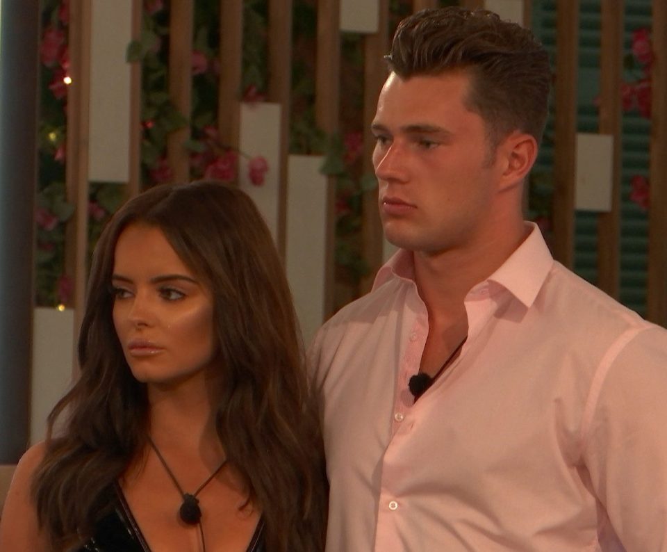  Maura and Curtis were inseperable on Love Island