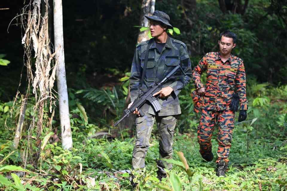  Royal Malaysian Police participate in the search and rescue operation