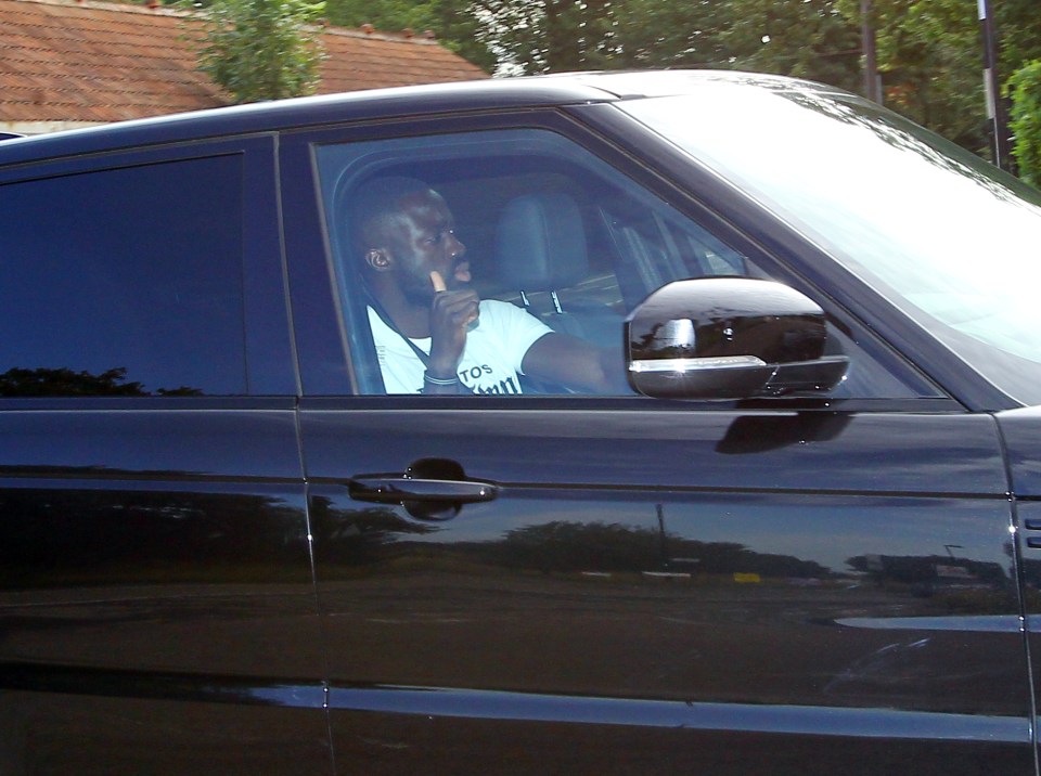  Moussa Sissoko gives a thumbs up