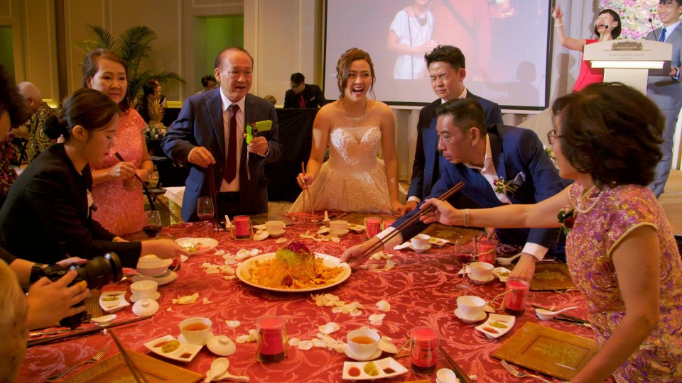  The 400 guests were invited to toss the noodles for good luck