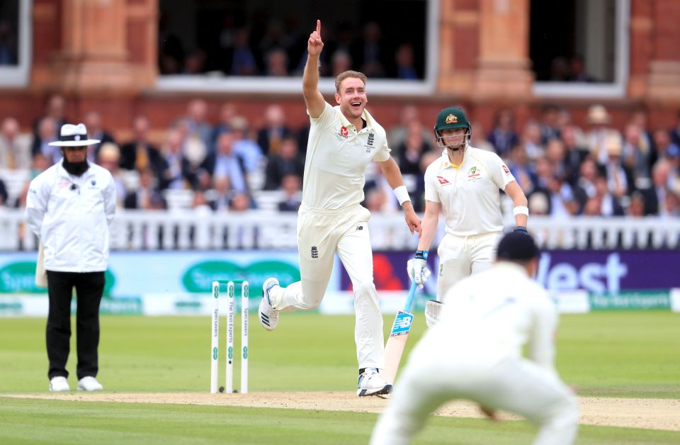  Stuart Broad trapped Travis Head LBW as England took four wickets on rain-affected day three