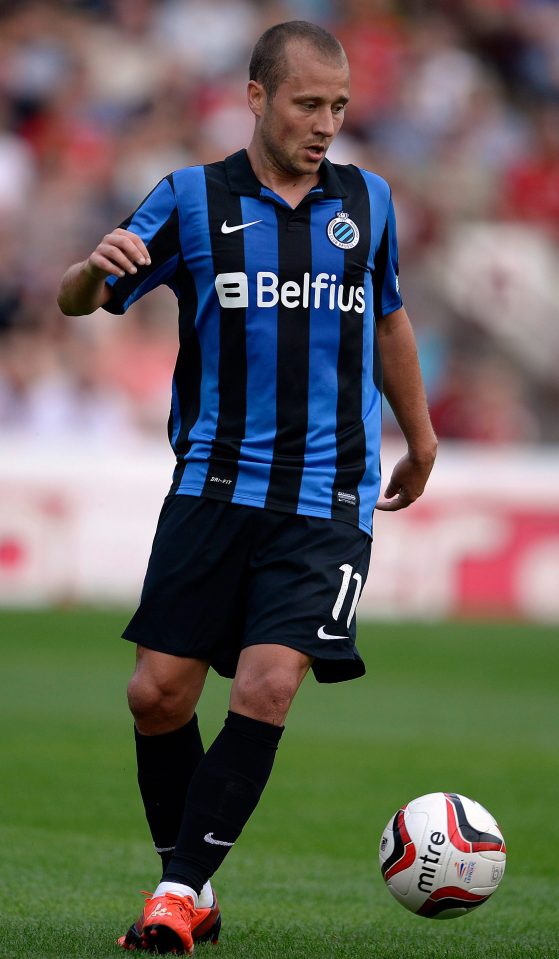  Blondel ended up playing 266 times for Club Brugge before retiring at the age of 31