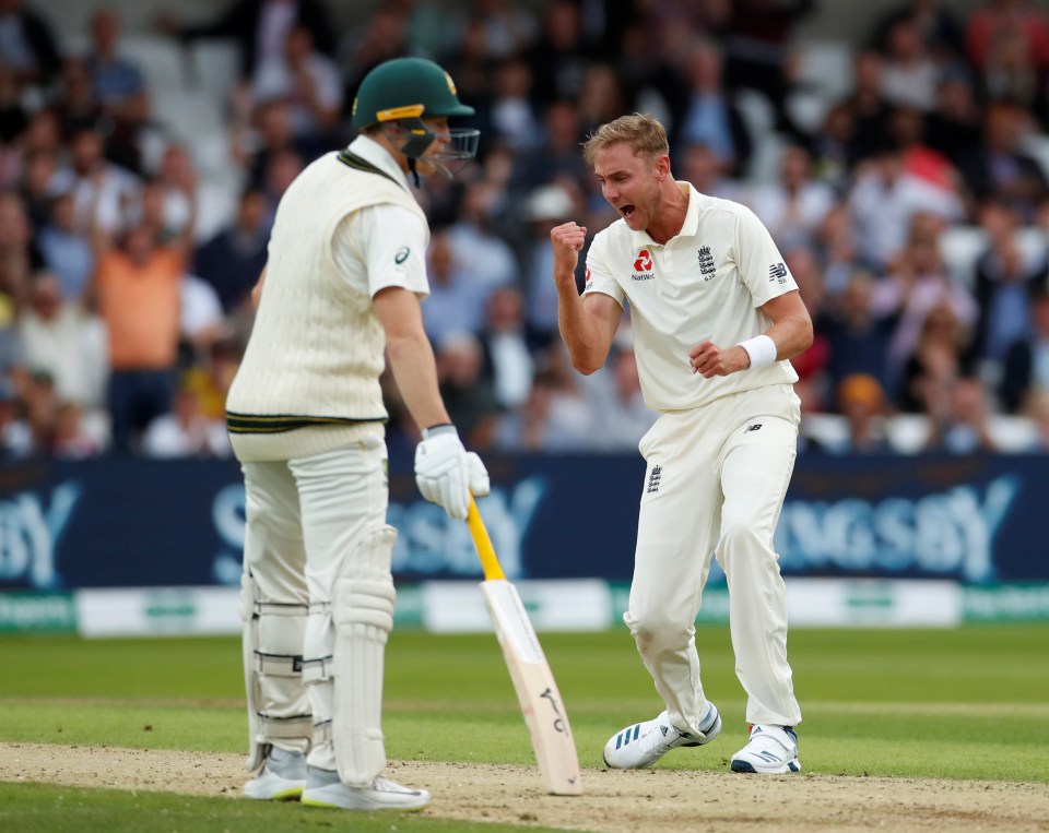  Stuart Broad delivered an absolute beauty to get rid of Travis Head for a duck