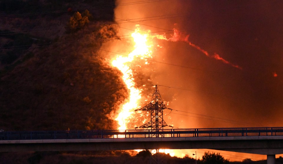  The fire burned perilously close to the AP-7 motorway