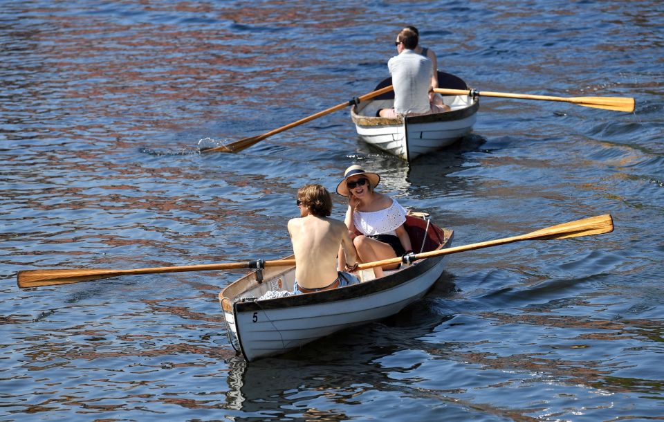  Love is in the air as couples enjoy a boating date on the River Avon in Stratford-upon-Avon