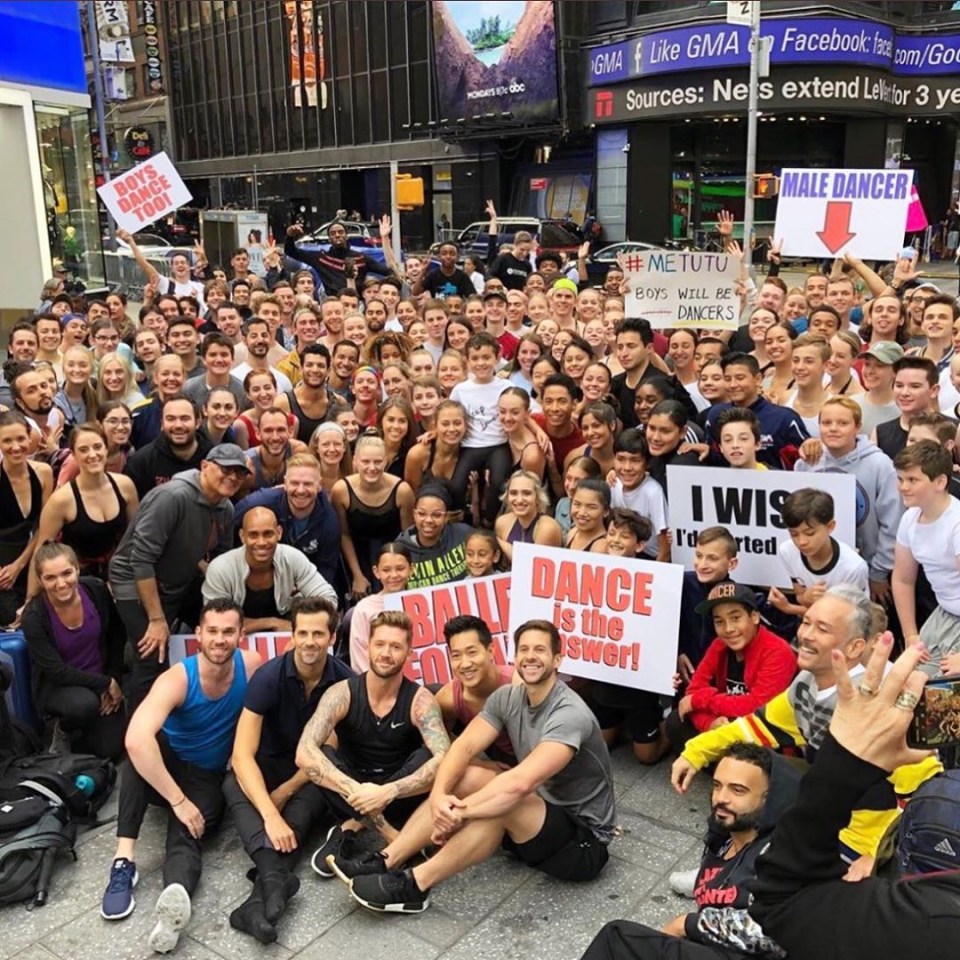  Yesterday 300 dancers attended a ballet lesson outside the GMA studios to support George