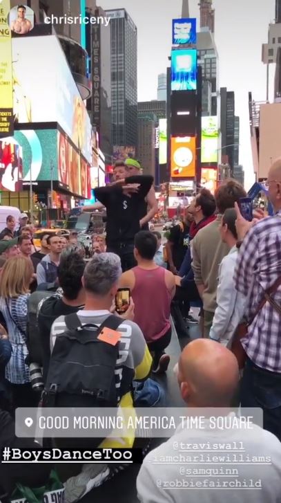  Hundreds of people descended on Times Square to watch the ballet lesson outside the GMA studio