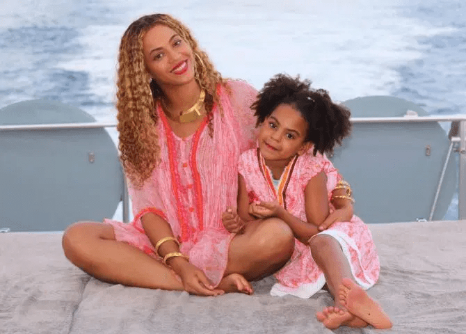  Beyonce chilled out on the yacht with Blue Ivy, 7