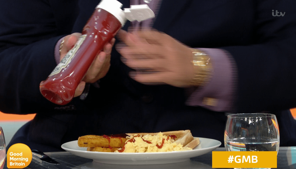  Arg demonstrated how he applies his ketchup