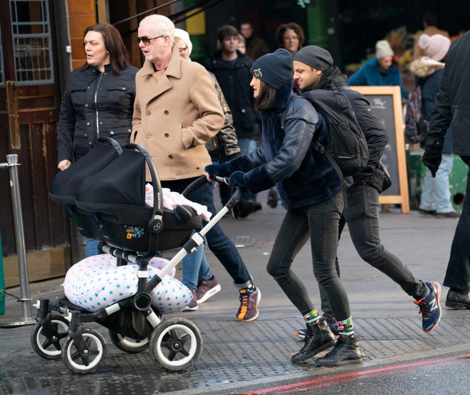  Chris, Natasha and the babies