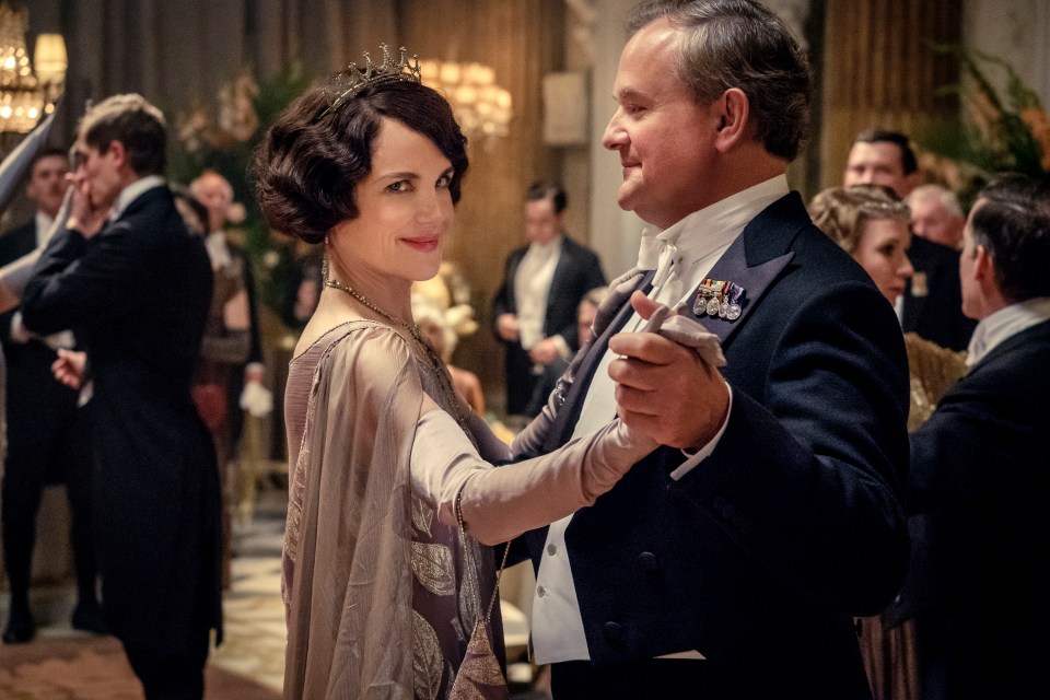  Downton Abbey movie - Hugh Bonneville and Elizabeth McGovern star as Lord and Lady Grantham