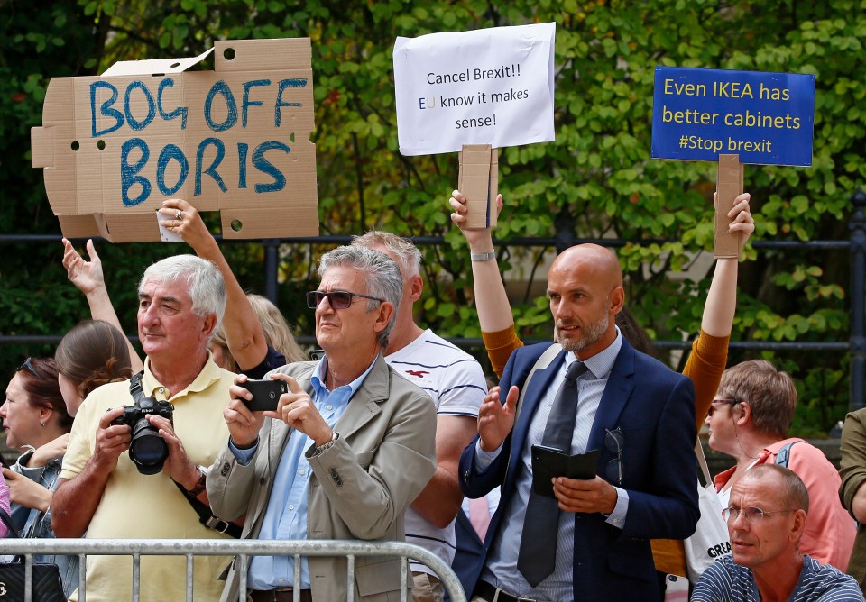  No10 aides said the yelling from protesters was so loud it would have drowned out the press conference