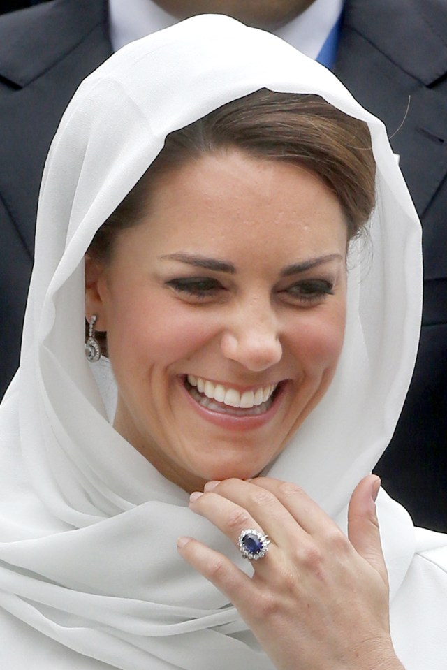  Kate Middleton previously wore a headscarf while visiting the Assyakirin Mosque in Kuala Lumpur in 2012