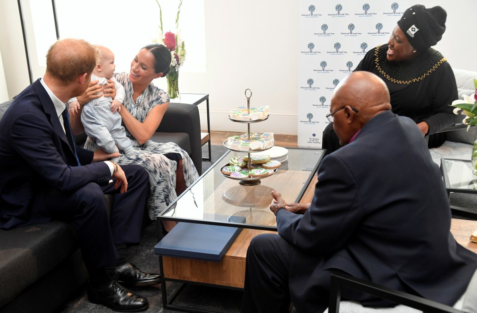  Archie meets the veteran Nobel Peace Prize winner and his daughter