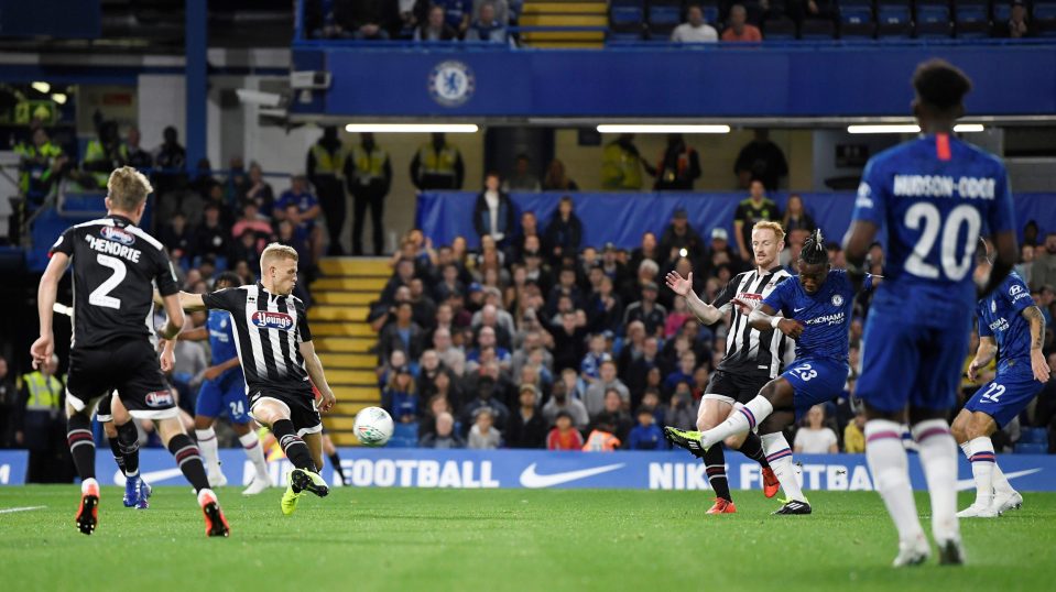  Michy Batshuayi doubles the Chelsea lead in the seventh minute against League Two Grimsby