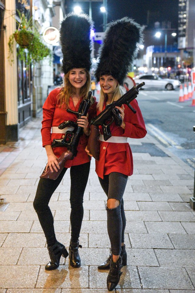  Two medical students pose dressed as Beefeater soldiers