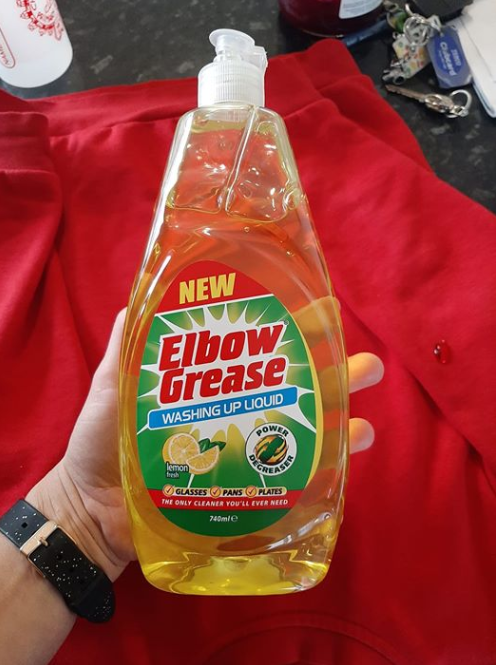  Mums are praising an 85p washing up liquid for removing stains