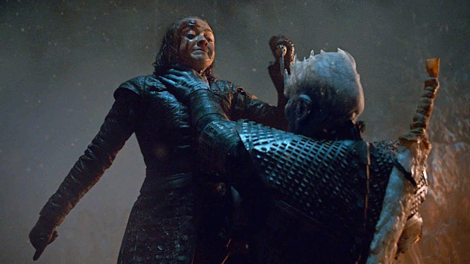  Arya stabbed the Night King while he was strangling her