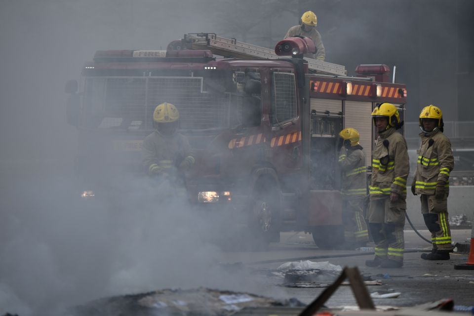  Firefighters put out a fire in Admiralty